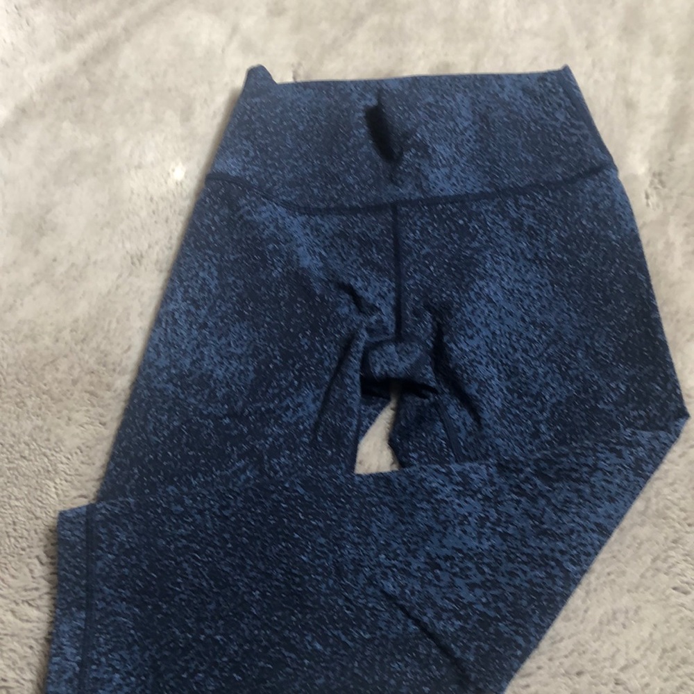 Lululemon - Picture 2 of 5